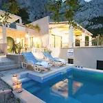 Charmantes Ferienhaus In Makarska Mit Meerblick