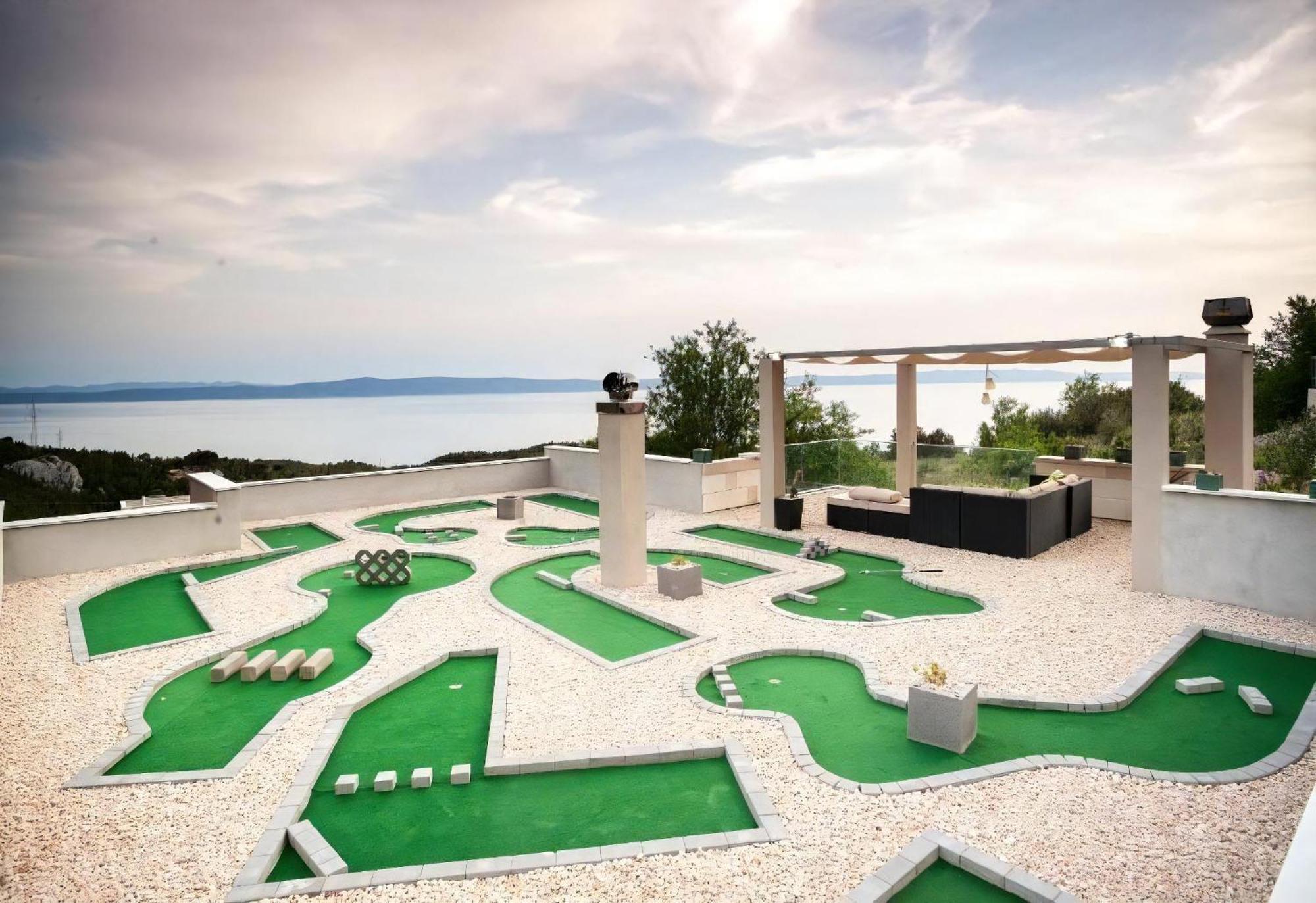 Charmantes In Mit Meerblick Makarska